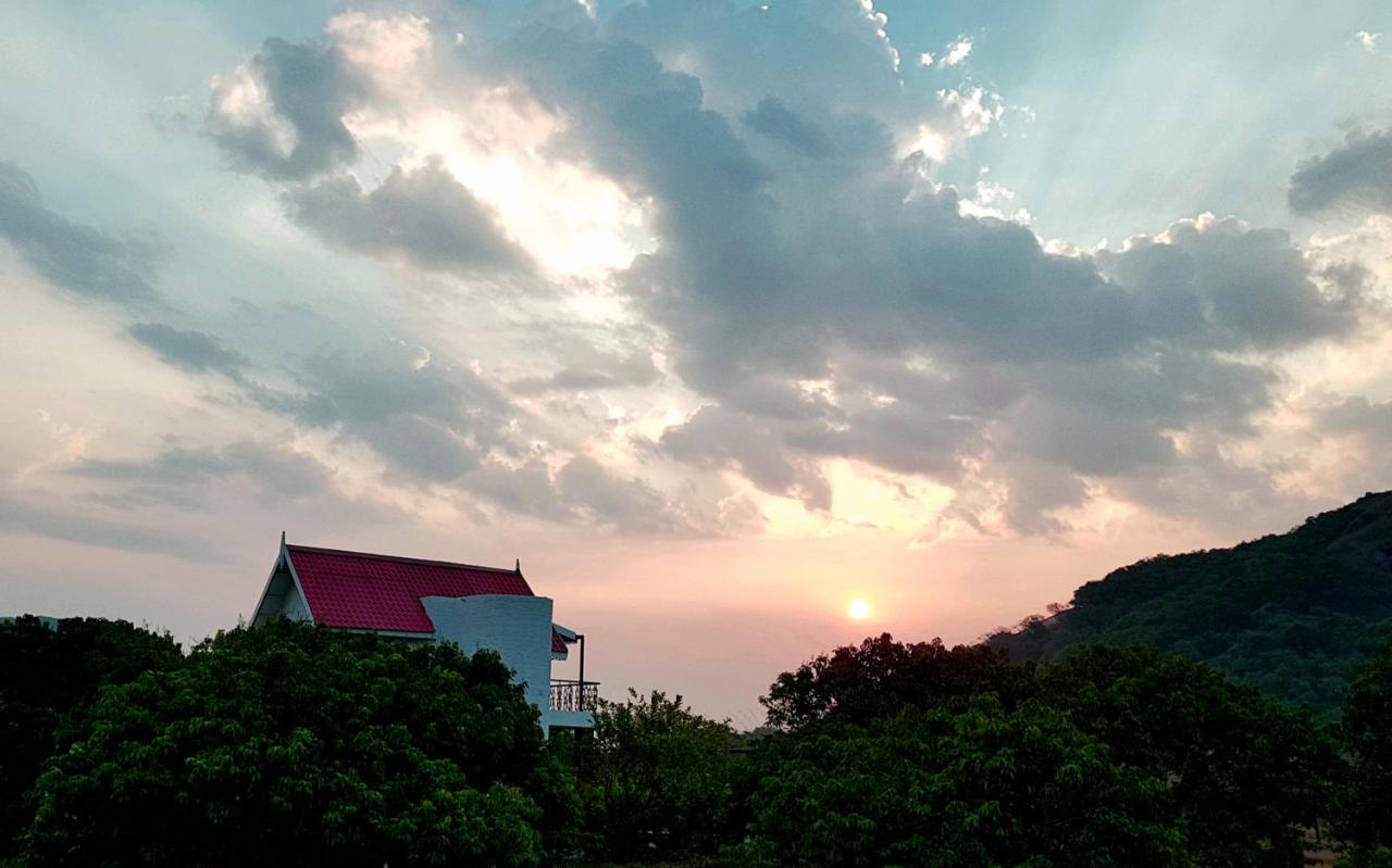 Nostravila Lonavala Exterior photo