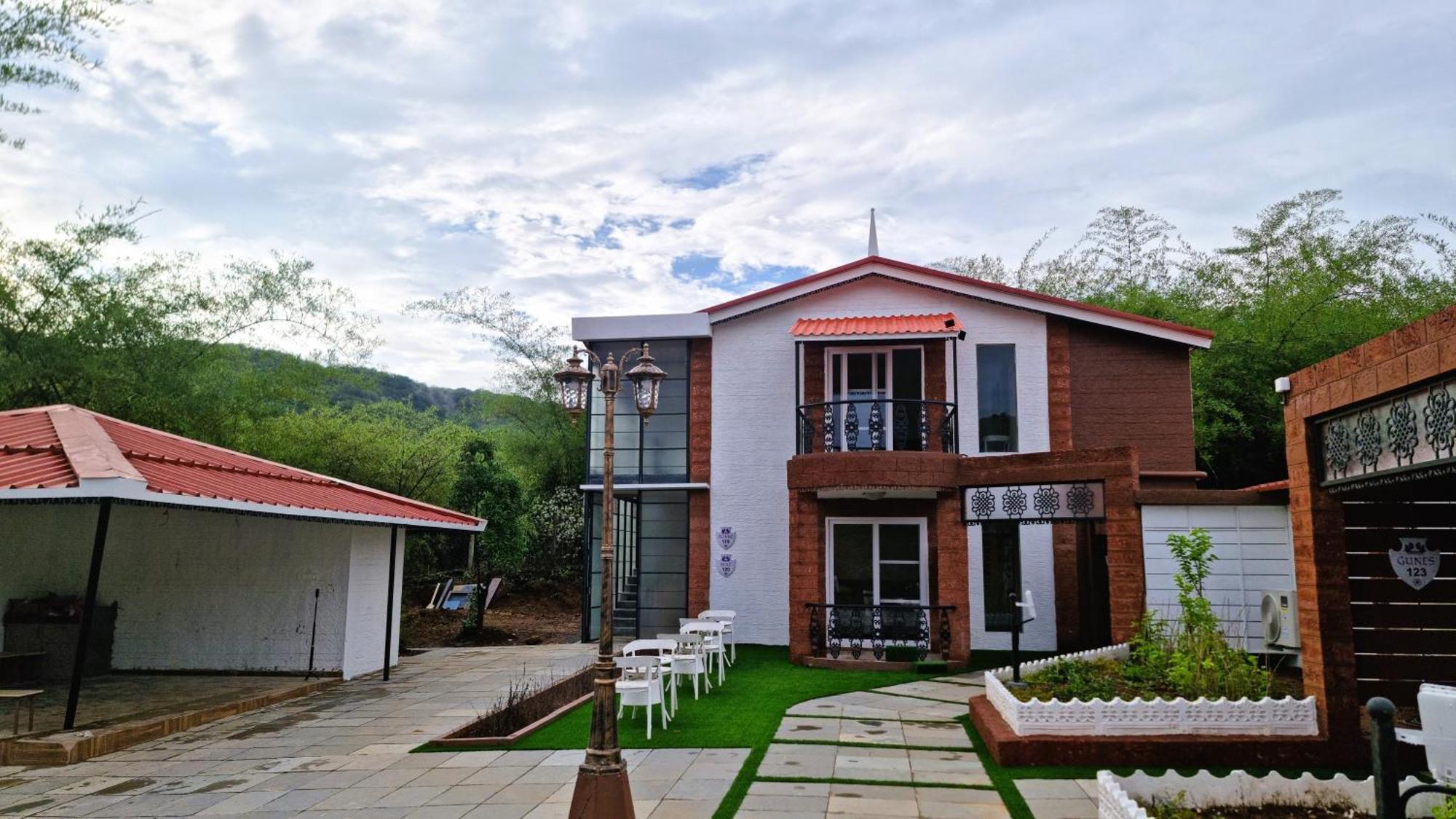 Nostravila Lonavala Exterior photo