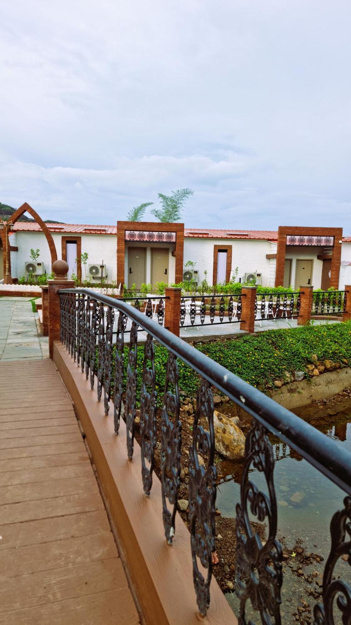 Nostravila Lonavala Exterior photo